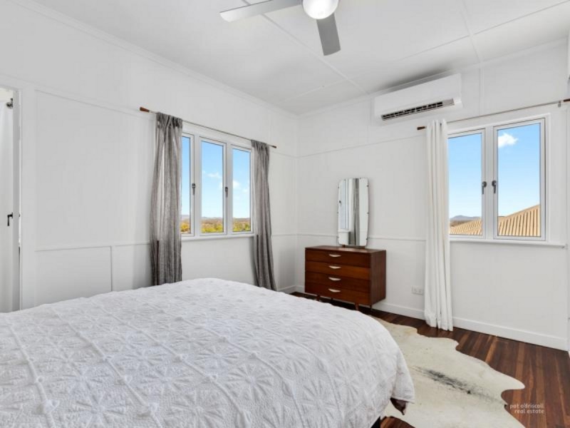 16 Bowen Terrace, The Range QLD 4700
